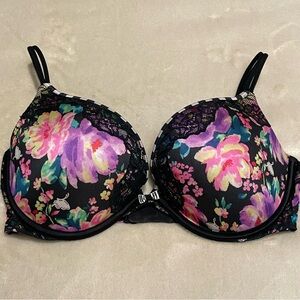 Victoria’s Secret Very Sexy Push Up Bra Size 34DD